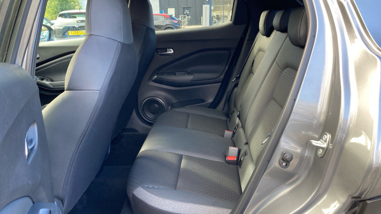 Nissan Juke 1.0 DiG-T N-Connecta 5dr DCT Petrol Hatchback